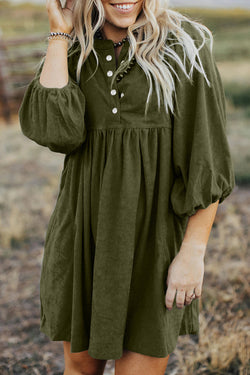 Sleeve dress and vine green velvet bracelet with press pimples and Empire waist