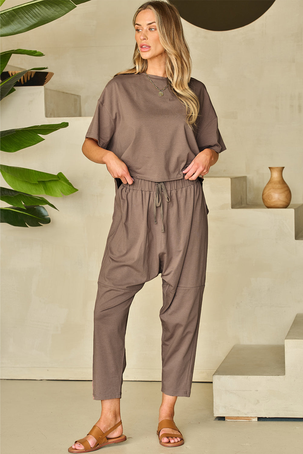 Ensemble t-shirt et pantalon court Simply Taupe High Low Boxy Fit