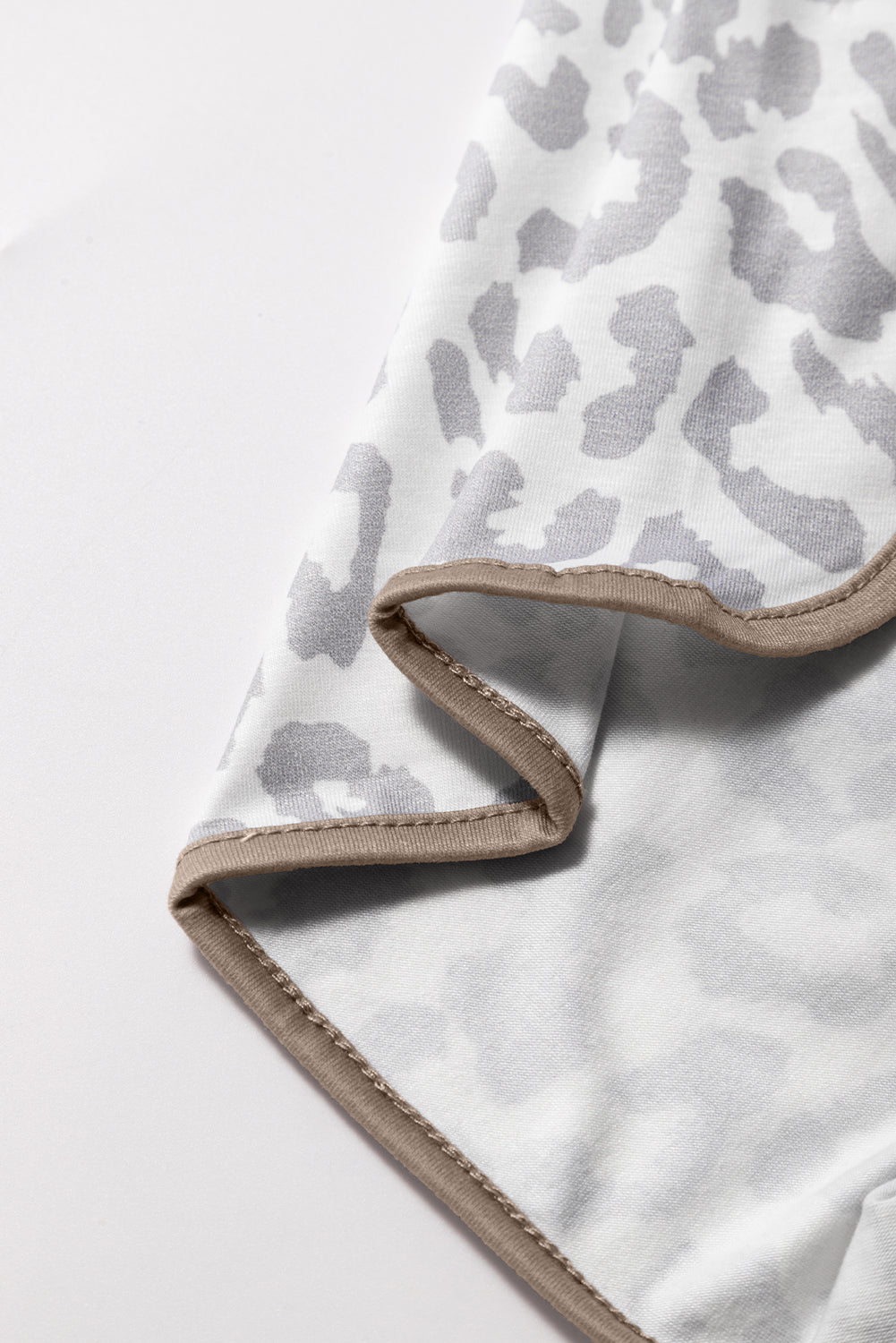 Short décontracté léopard blanc *