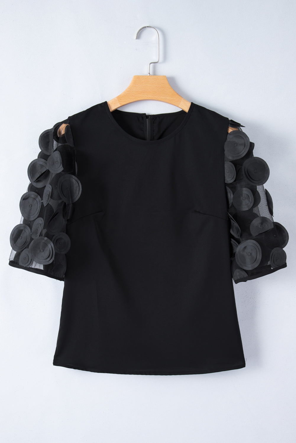 Blouse noire à manches mi-longues en maille avec appliques contrastées-A WOMAN WE LOVE