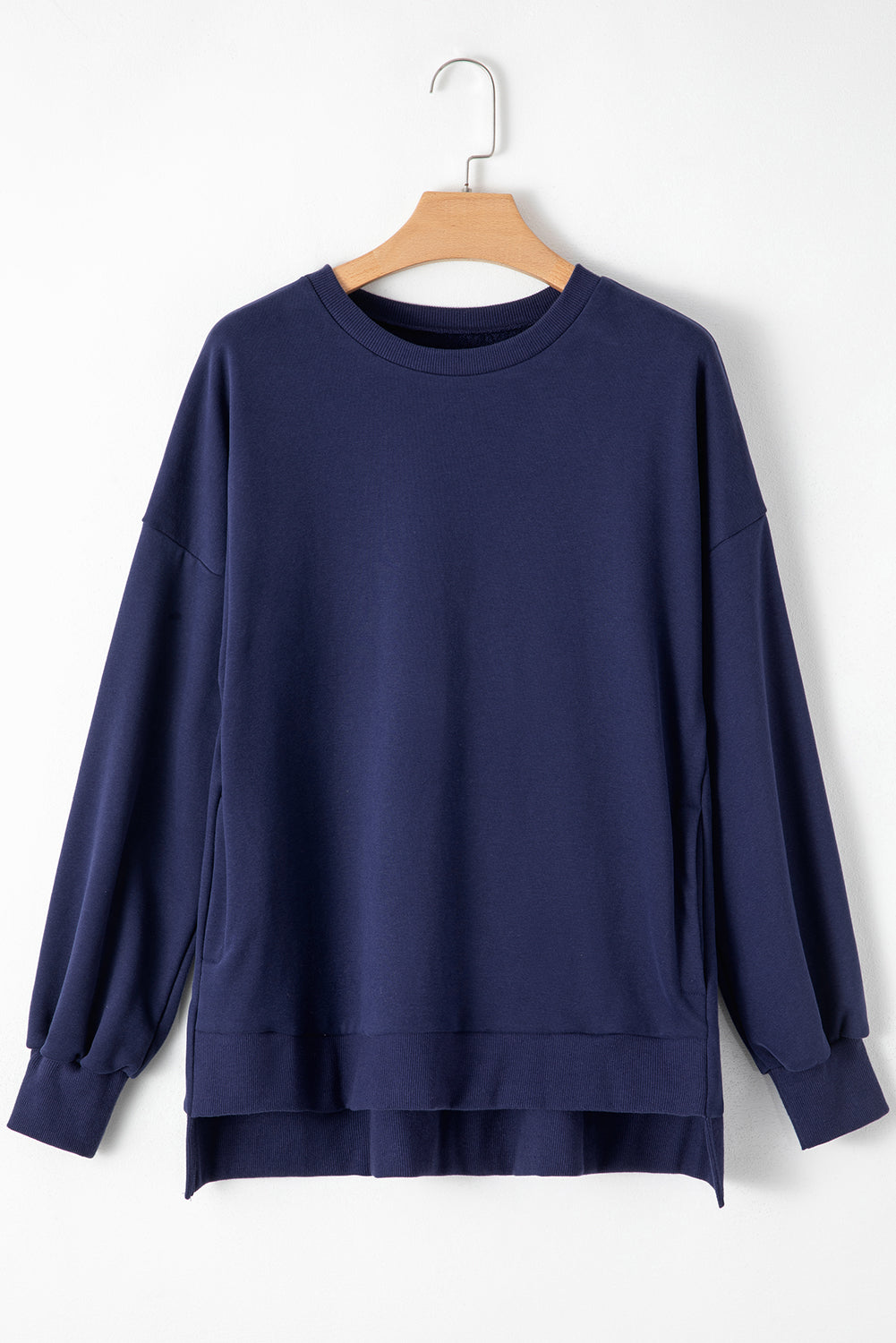 Marineblau fester O -Hals hoher niedriger Saumpullover Sweatshirt