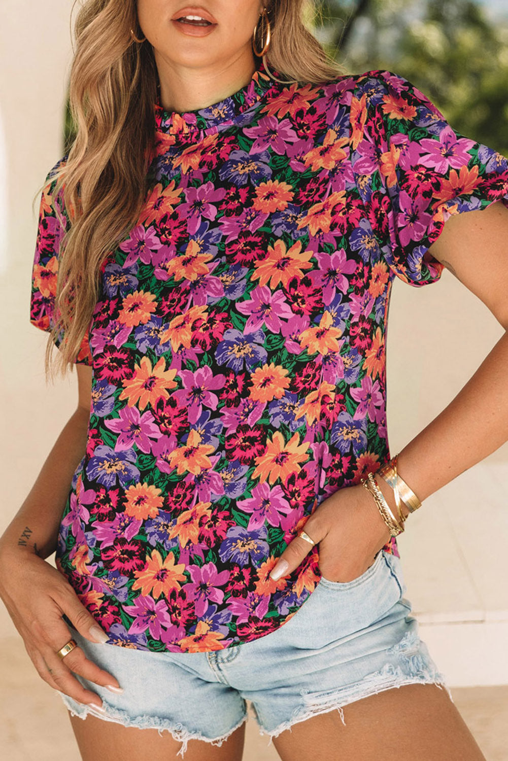 Blusa de manga de hojaldre de cuello redondo de estampado floral multicolor