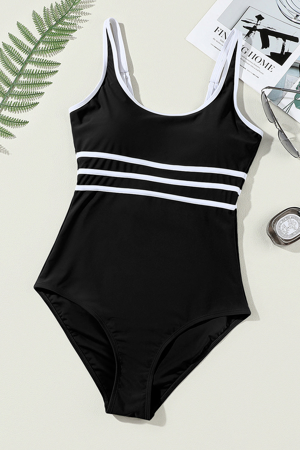 Maillot de bain une pièce noir à bordure contrastée et col en U color block