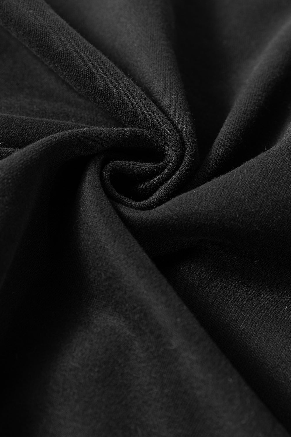 Sweater relajado de dos piezas y pantalones cortos a rayas negras