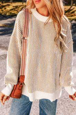 Ample textured knitting sweater with brown stripes with contrasting edges