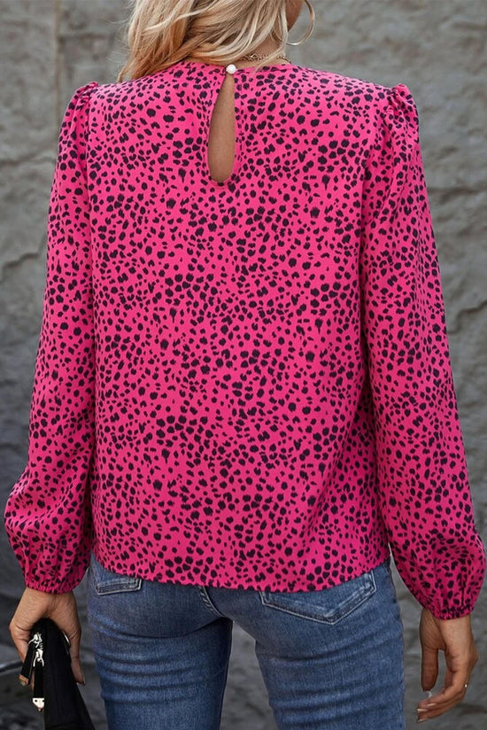 Pleated blouse with pink leopard print with lock hole