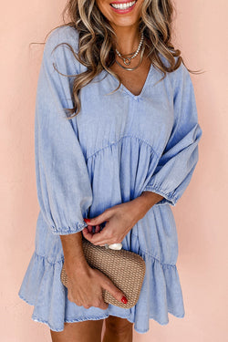 Beau Blue - Mini-robe en chambray à volants et manches bouffantes, col en V