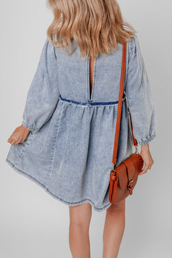 Beau Blue - Mini-robe en jean taille haute à délavage clair, coupe ample