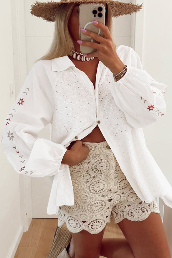 White shirt in patchwork with eyelets and puffy sleeves *