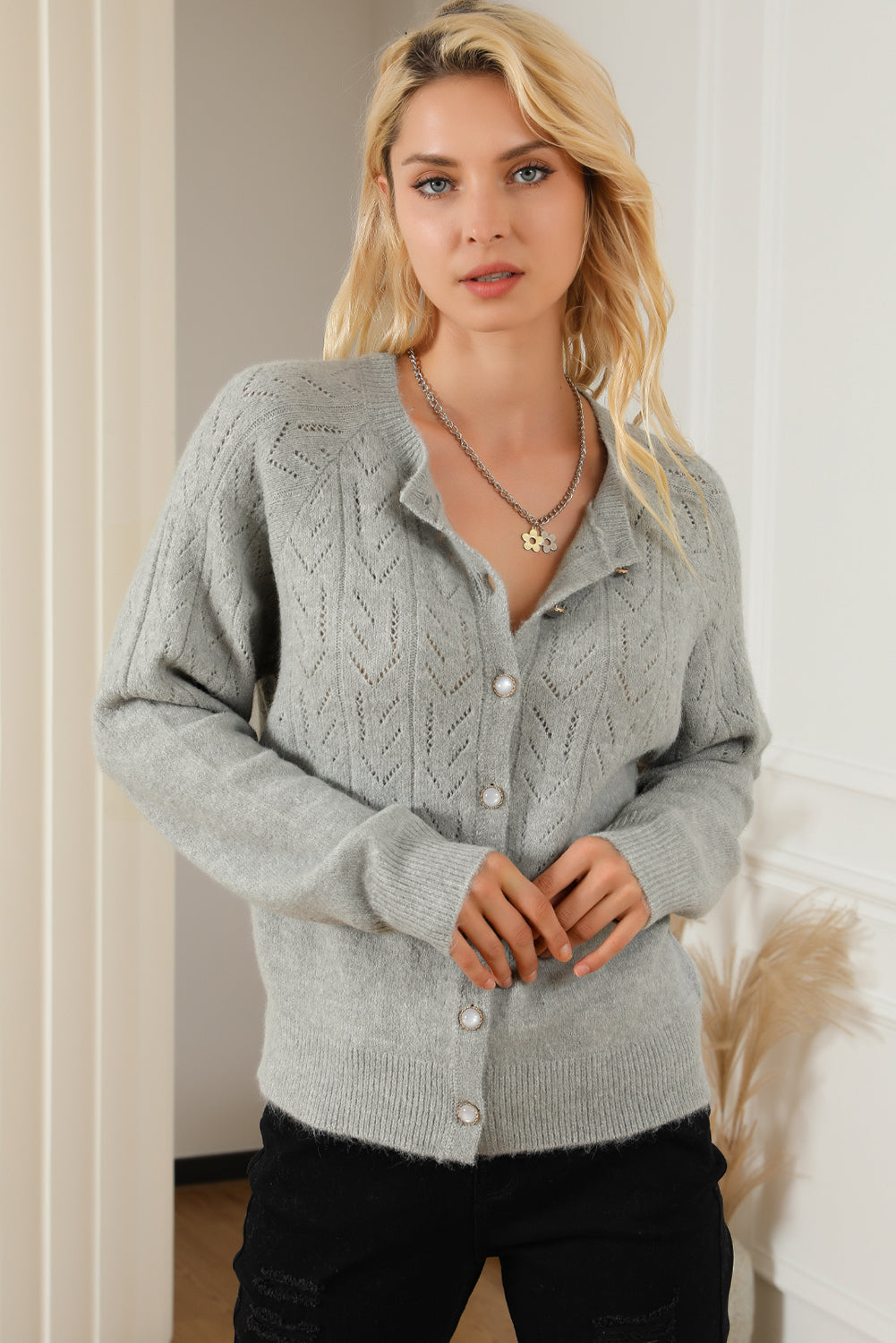 Cardigan en tricot boutonné évidé-A WOMAN WE LOVE