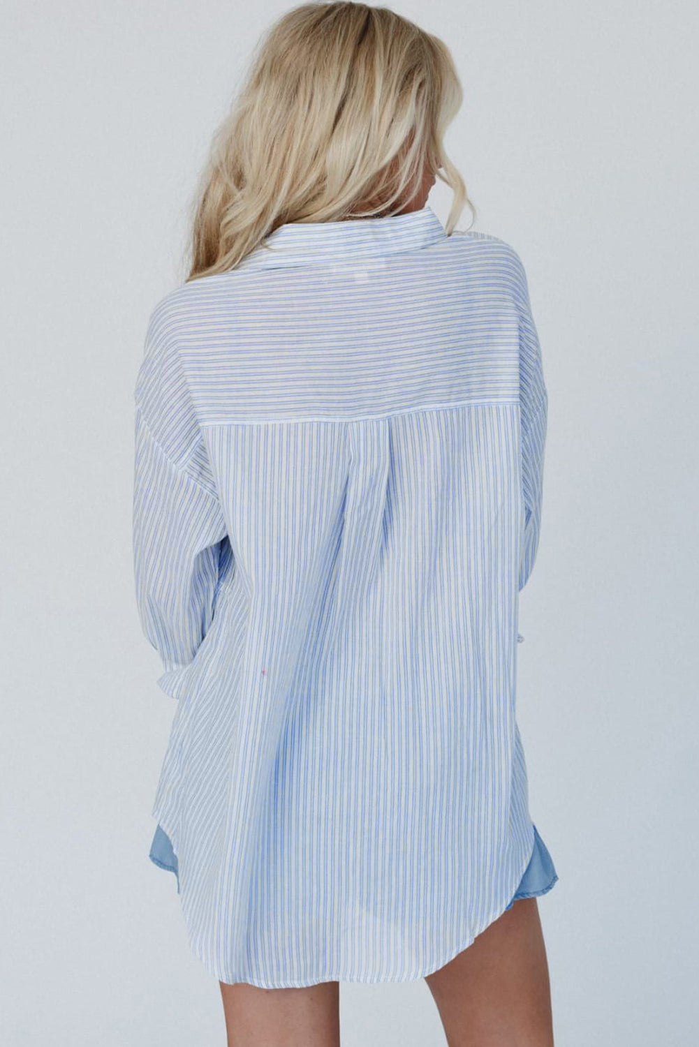 Camicia a strisce a strisce blu cielo abbottonato