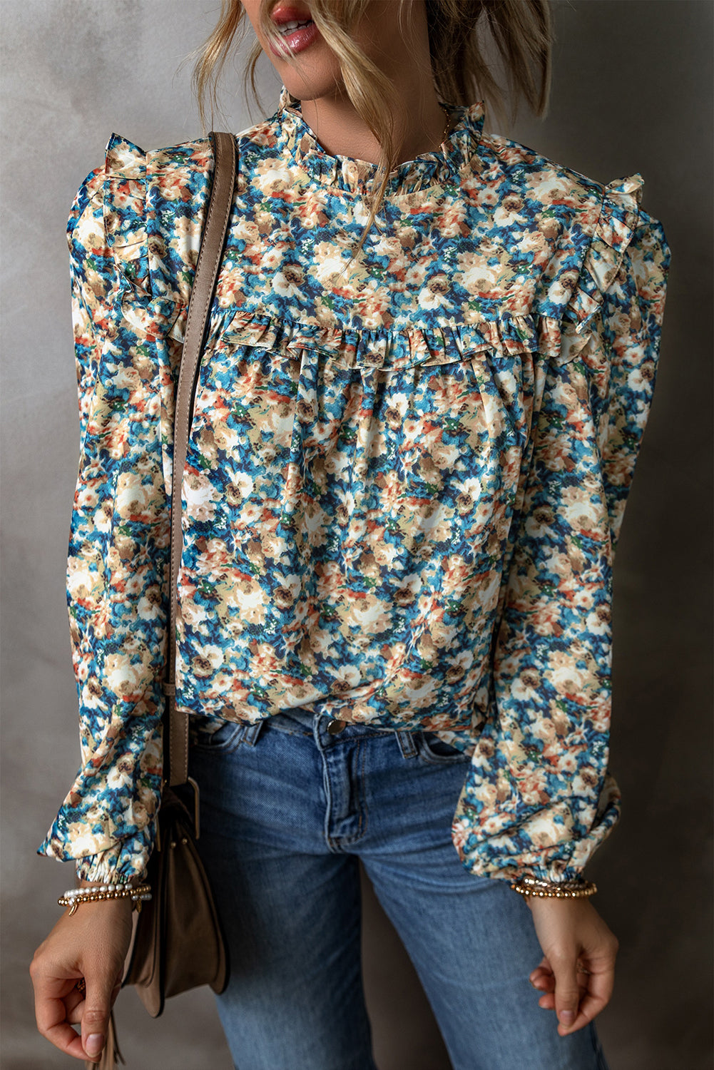 Blusa de manga de hojaldre simulado con estampado floral azul cielo