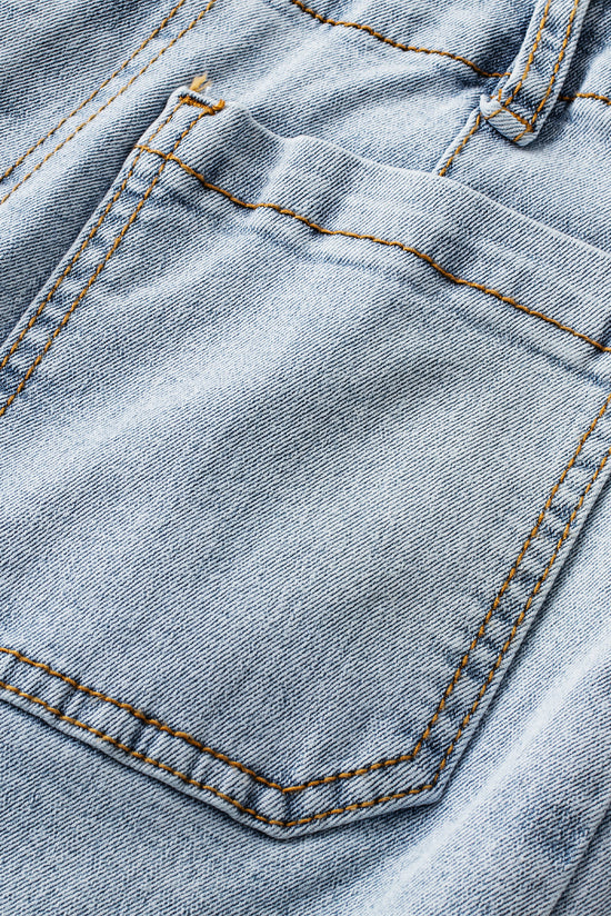 Short jeans with faded contrast pockets and edges with beautiful blue acid