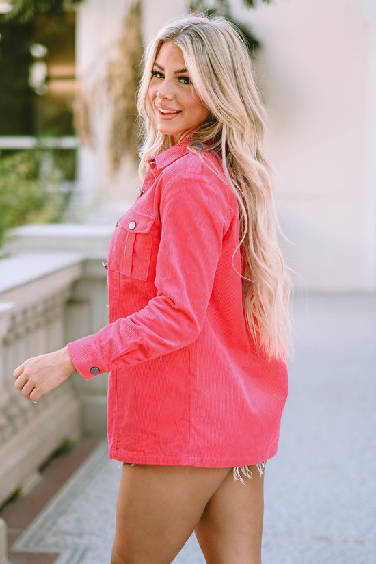 Chaqueta de terciopelo rosa abotonada con bolsillo de aleta