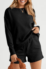 Ensemble haut texturé noir à manches longues et short à cordon de serrage-A WOMAN WE LOVE