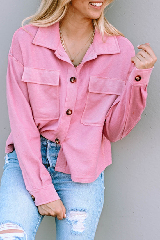 Chaqueta de camisa rosa con bolsillos y cuello doblado