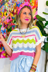 High white sweater with short sleeves and knitted ruffles in COLOR BLOCK hook