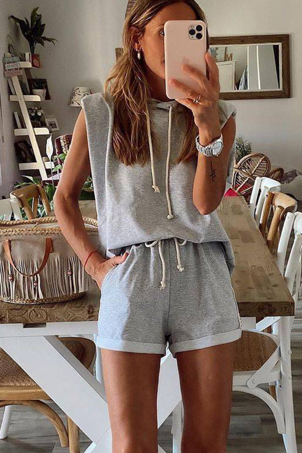 Sweat à capuche et shorts sans manches gris