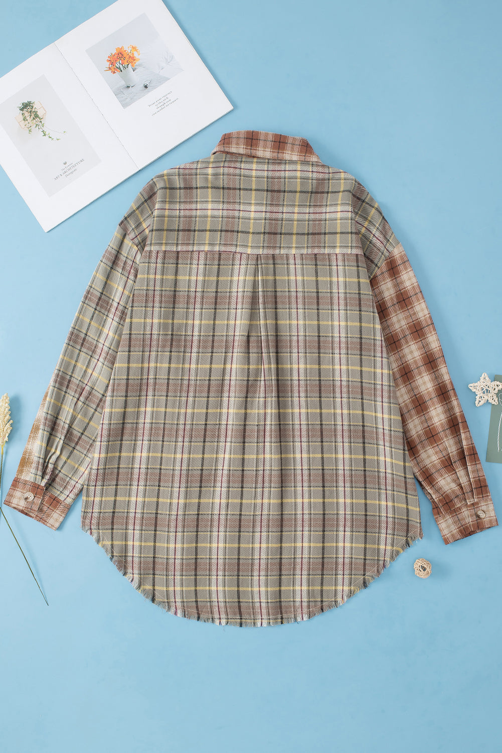 Chemise décontractée à bords bruts et patchwork à carreaux multiples marron-A WOMAN WE LOVE