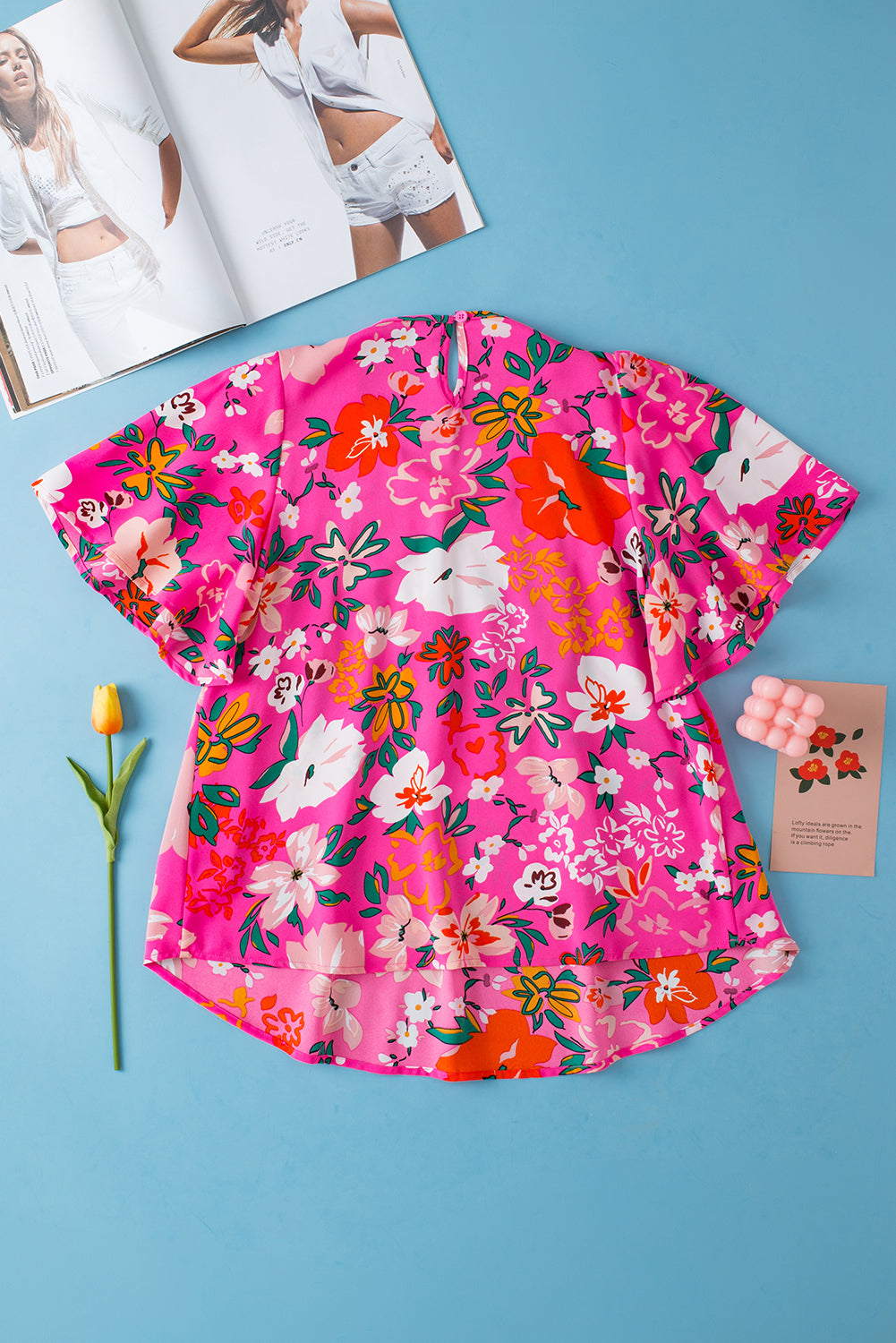 Blusa de smaclada de manga corta de manga floral rosa