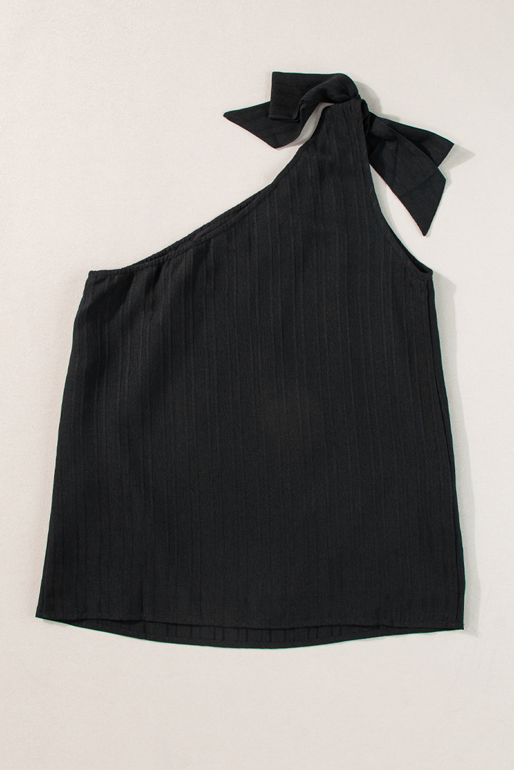 Débardeur asymétrique noir texturé à nœud papillon-A WOMAN WE LOVE
