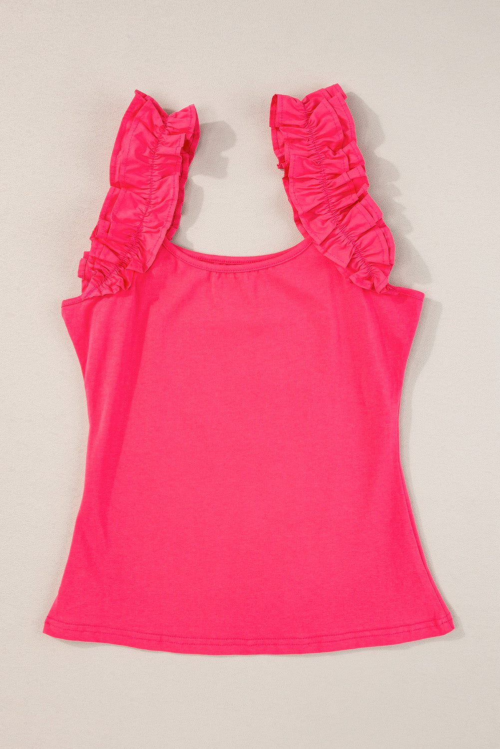 Débardeur slim à larges bretelles et volants rose fraise-A WOMAN WE LOVE