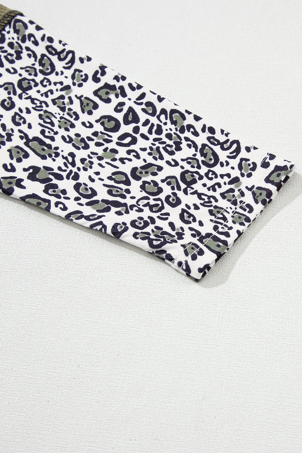 Top de patchwork de punto gofre con estampado de leopardo verde jungla