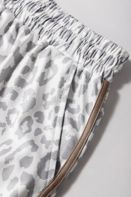 White leopard casual shorts *