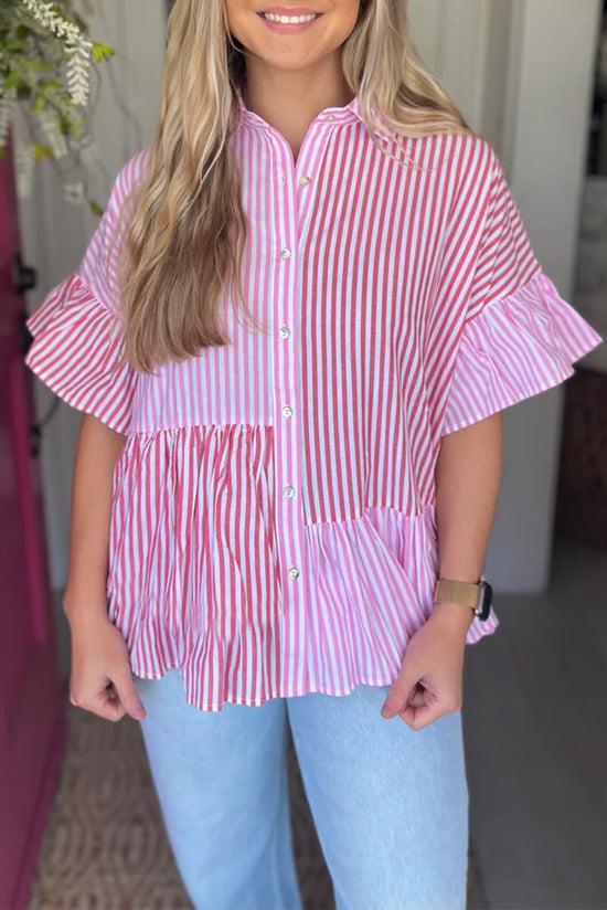 Camisa abotonada con rayas rosadas y dobladillo con volantes en mosaicos