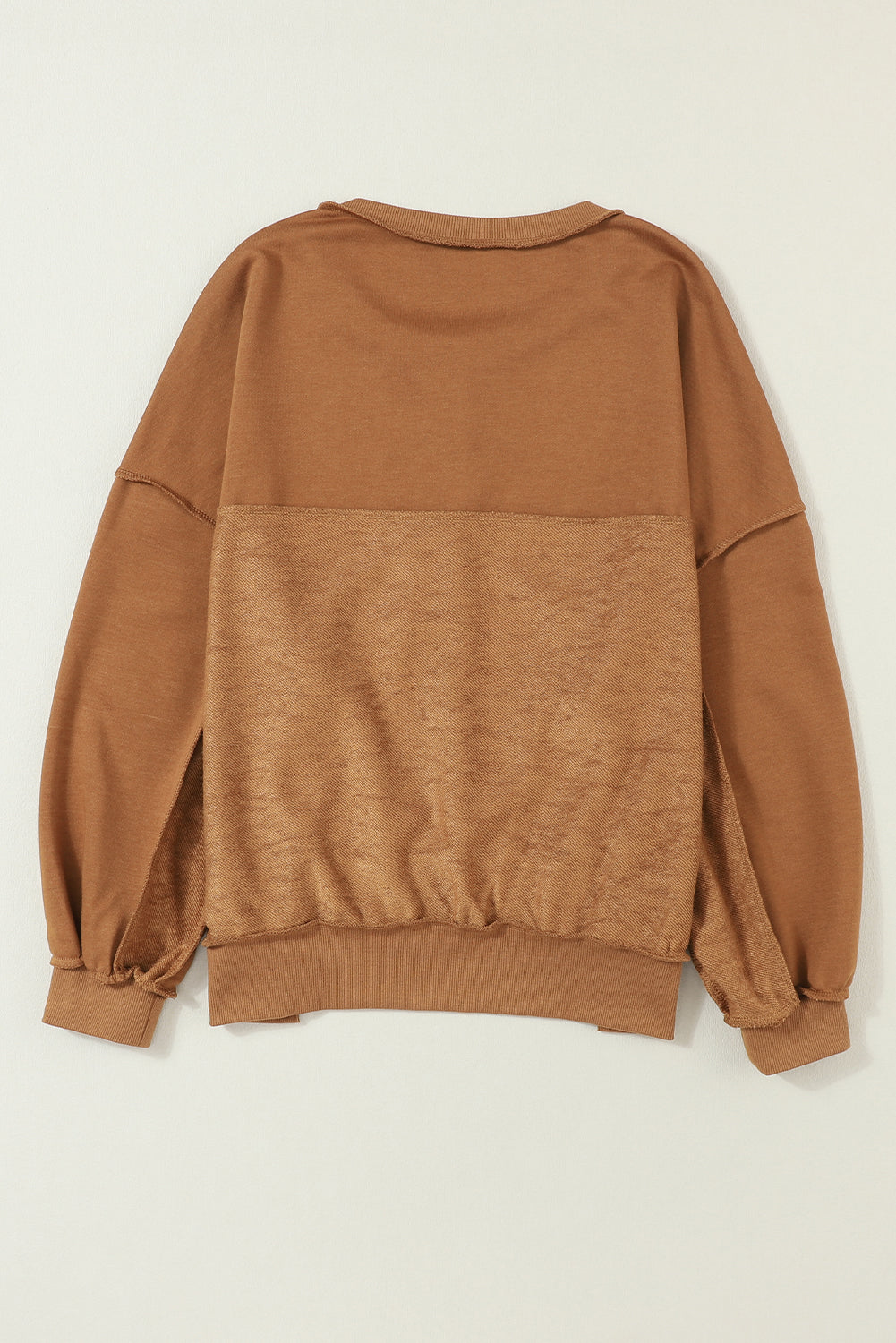 Kastaniennuss -Schulter -Henley -Knöpfe Sweatshirt