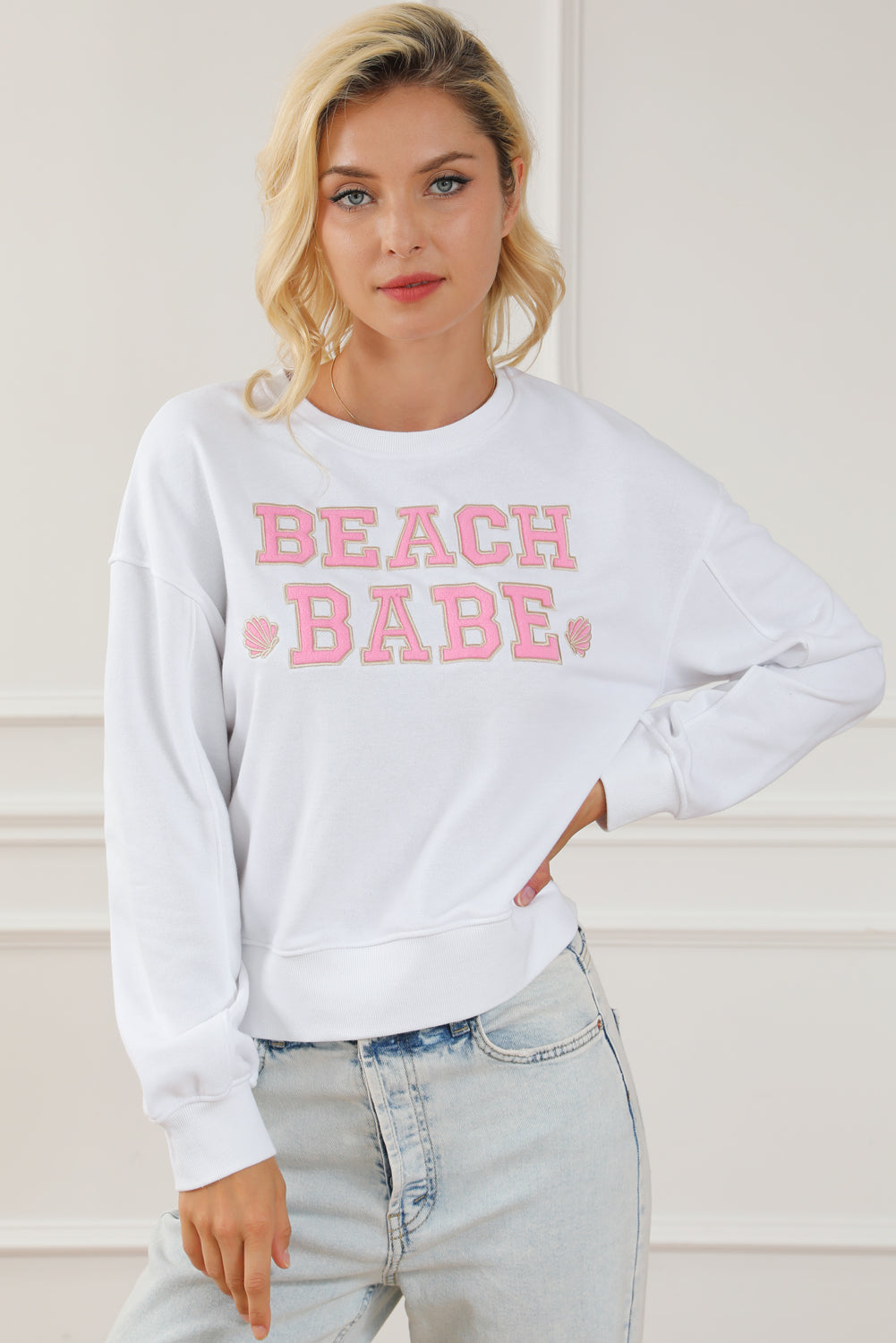 Sweat-shirt décontracté graphique de slogan de la plage blanc