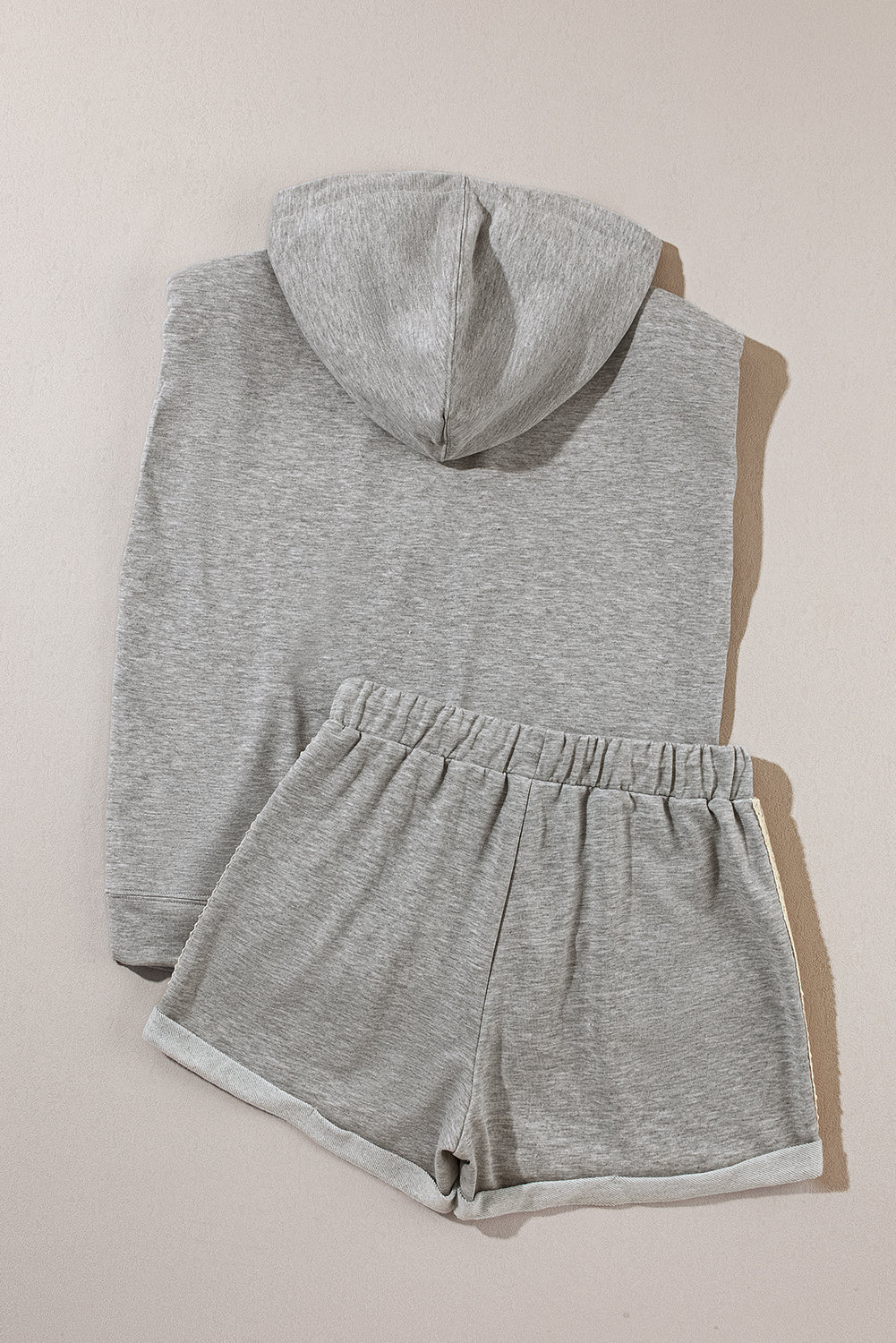 Sweat à capuche et shorts sans manches gris