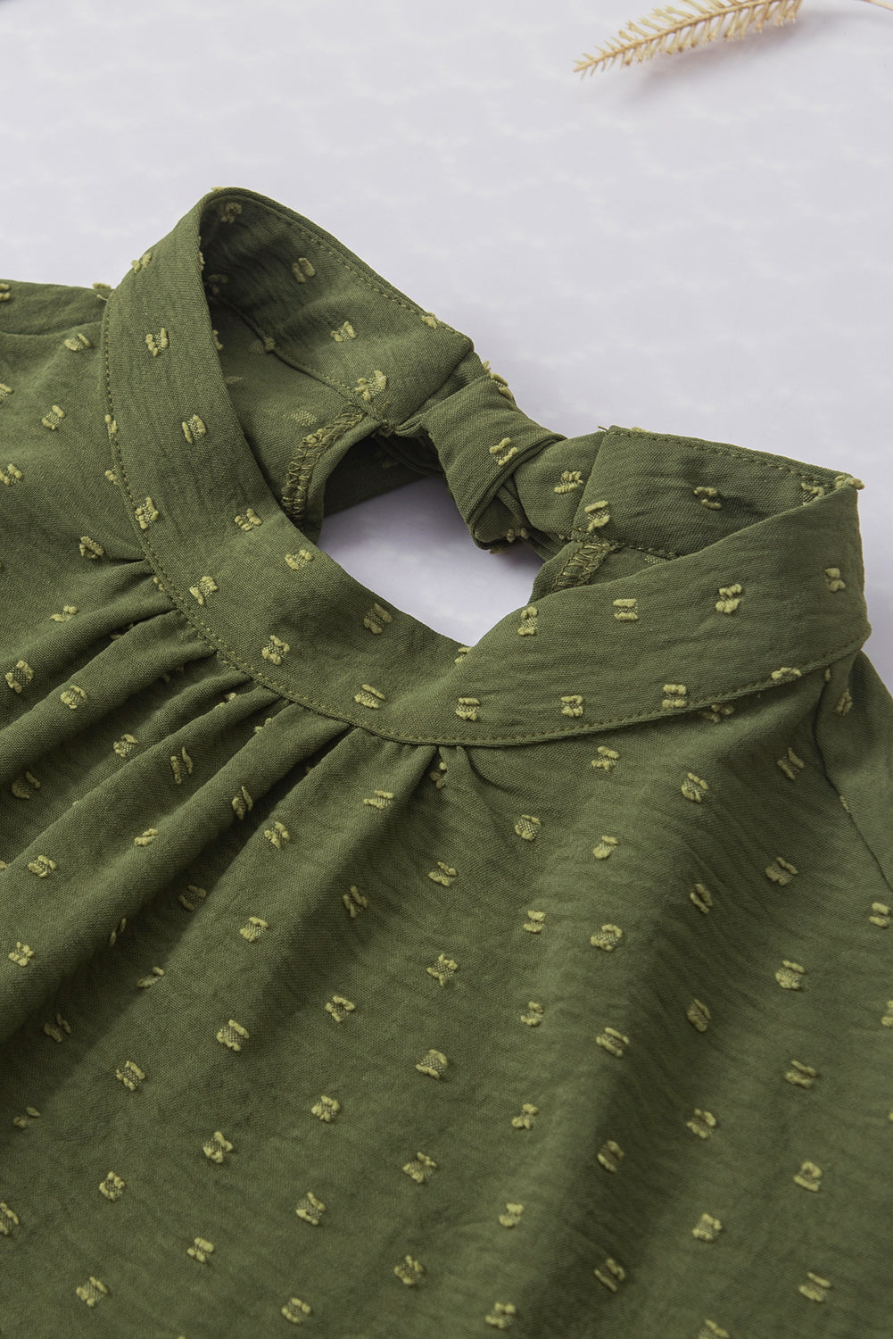 Blouse vert brume à pois suisses, col montant, manches chauve-souris-A WOMAN WE LOVE