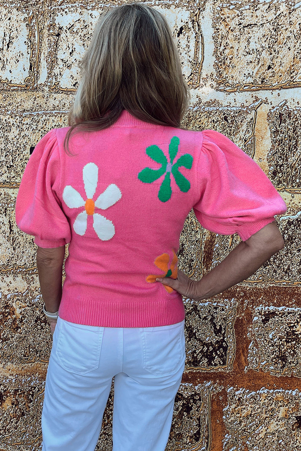 Short sleeve sweater with bright pink floral bubbles