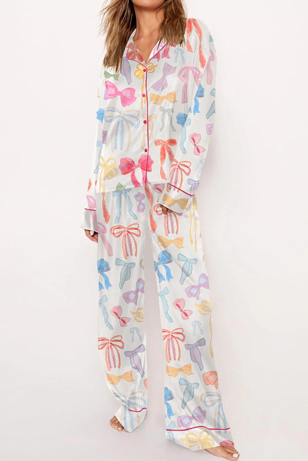 Ensemble de pyjama en satin à jambes larges et col à revers imprimé nœud papillon blanc-A WOMAN WE LOVE