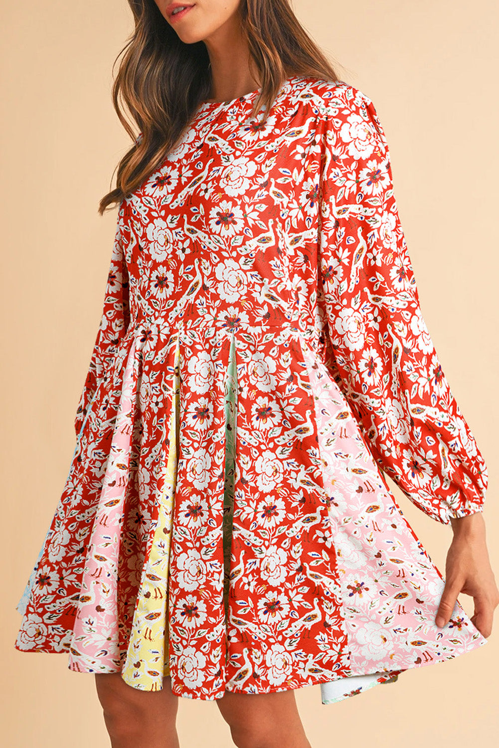 Long-sleeved folded mini-red and red-colored floral patchwork