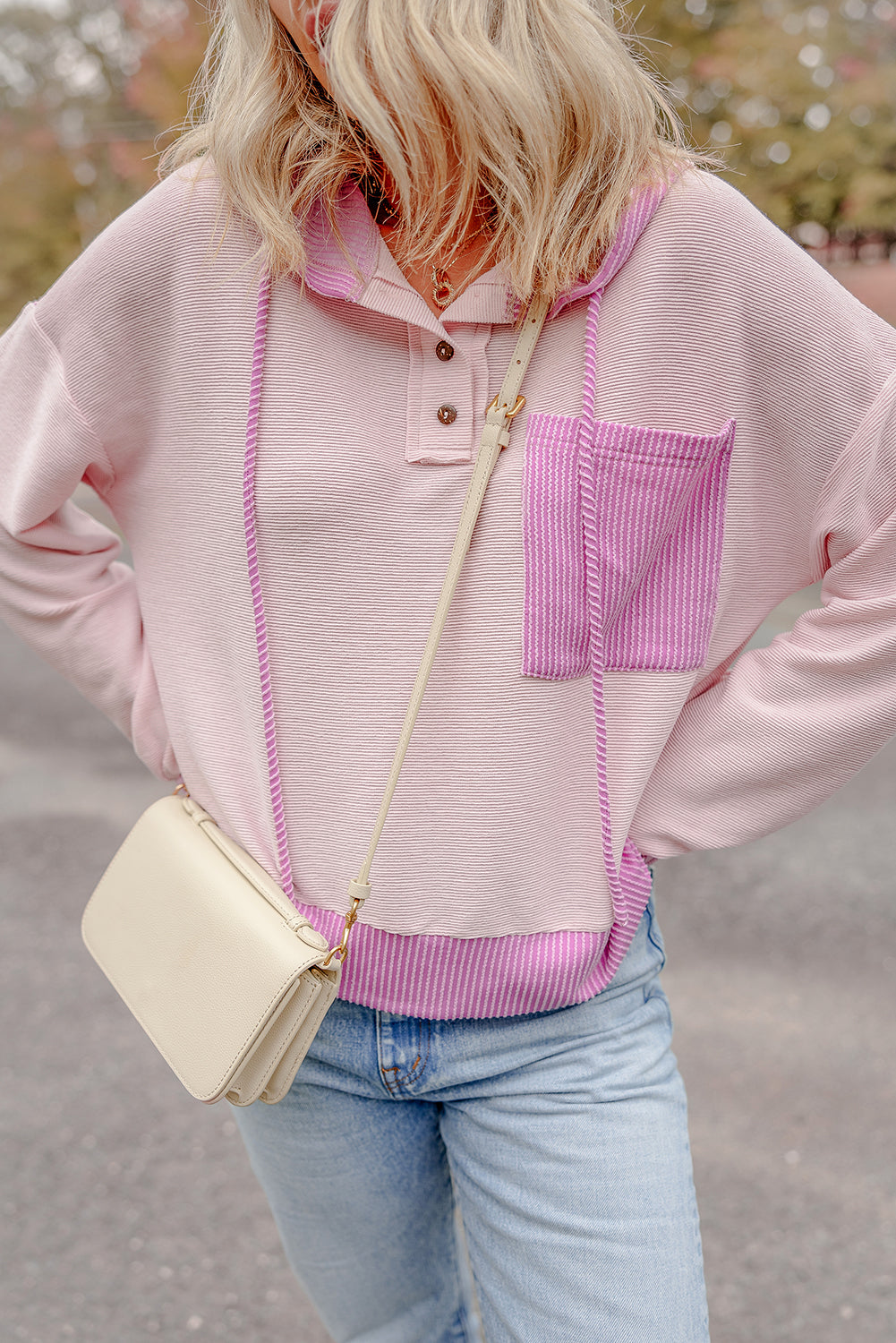 Haut à capuche avec cordon de serrage et poche plaquée color block rose clair