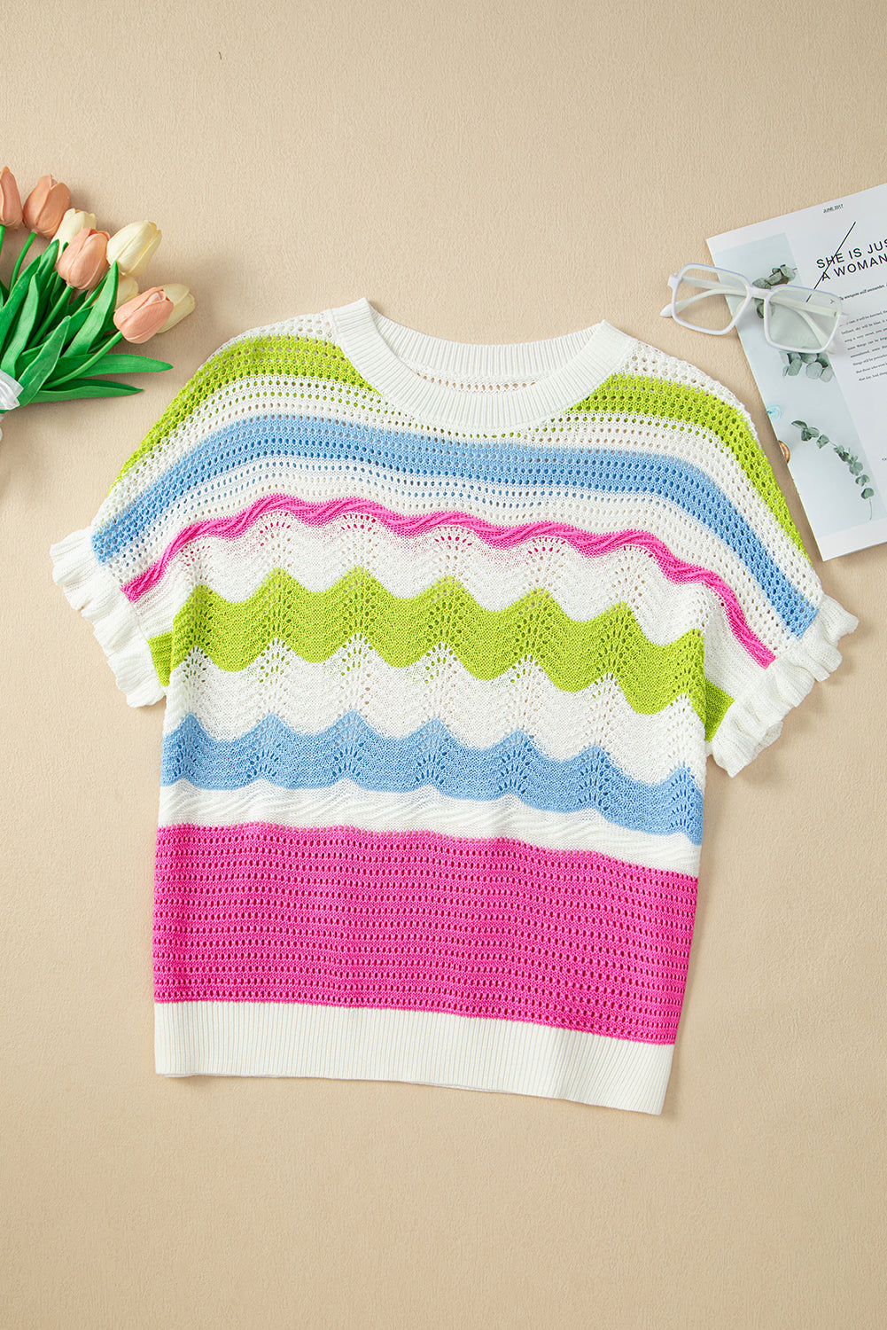 High white sweater with short sleeves and knitted ruffles in COLOR BLOCK hook