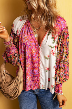 Boutonnate blouse in V -collar and multicolored floral patchwork