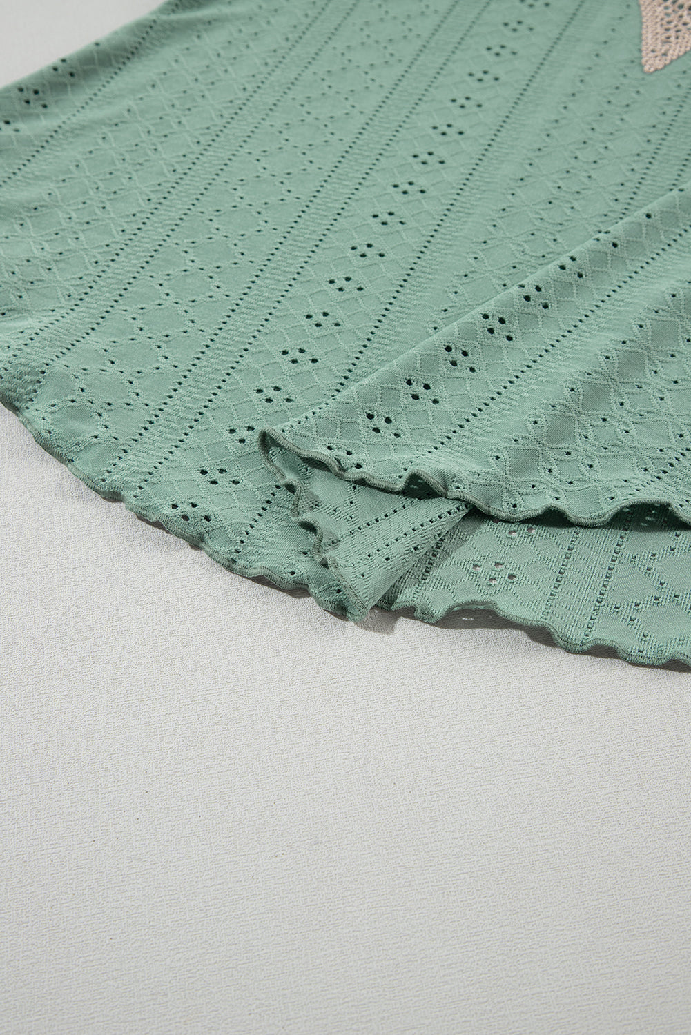 Débardeur coupe ample à col en V et dentelle au crochet vert brume