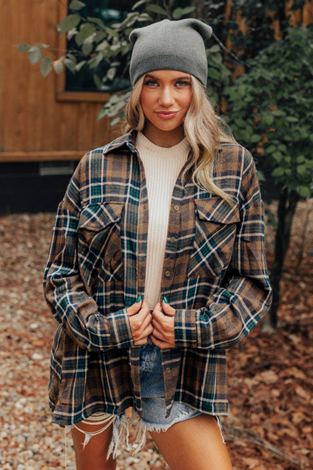 Veste chemise boutonnée marron à carreaux et poches poitrine