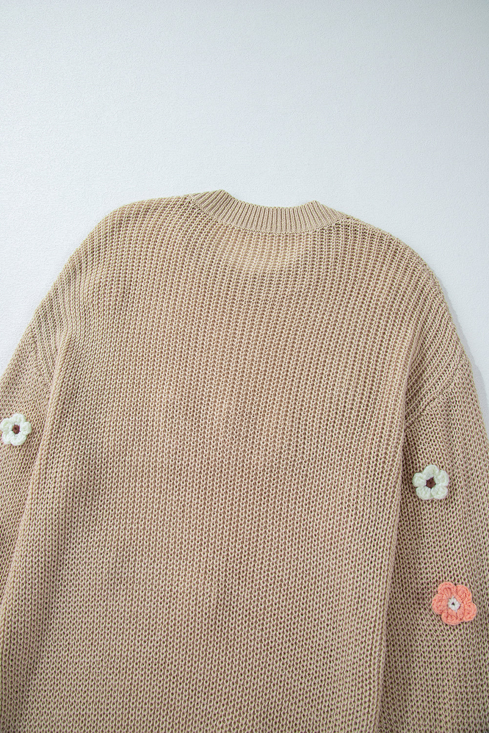 Pull ample en tricot brodé de fleurs