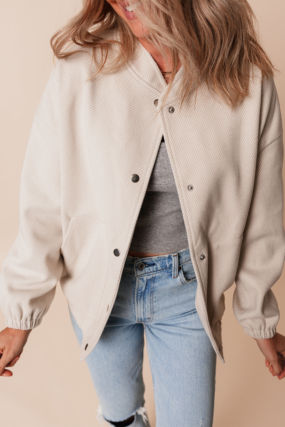 Blouson aviateur beige avec poches et col baseball-A WOMAN WE LOVE