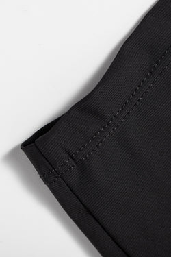 Pantalones cortos de baño negros con bolsillos y cinturón ancho