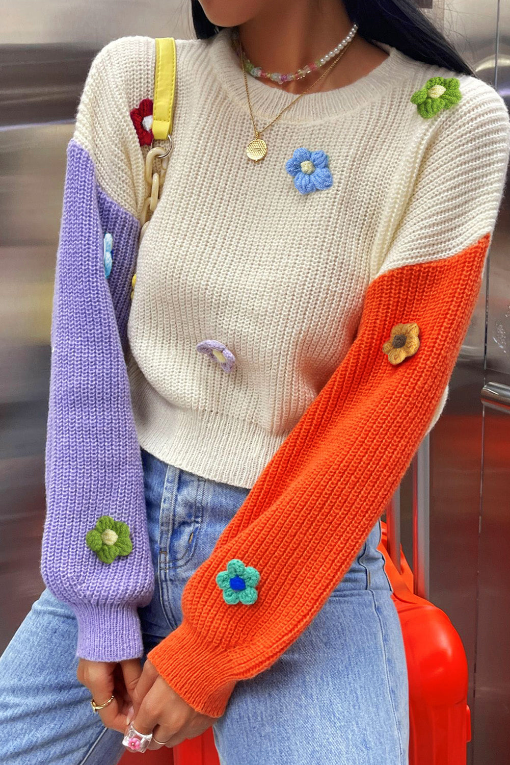 Mehrfarbige Blumenapplikationen Colorblock -Drop -Schulterpullover