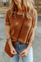 Wurned knitting t-shirt with frowning edges and brown contrasting seams