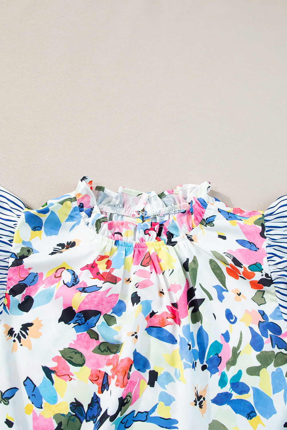 Blusa de manga con volantes con estampado floral azul claro