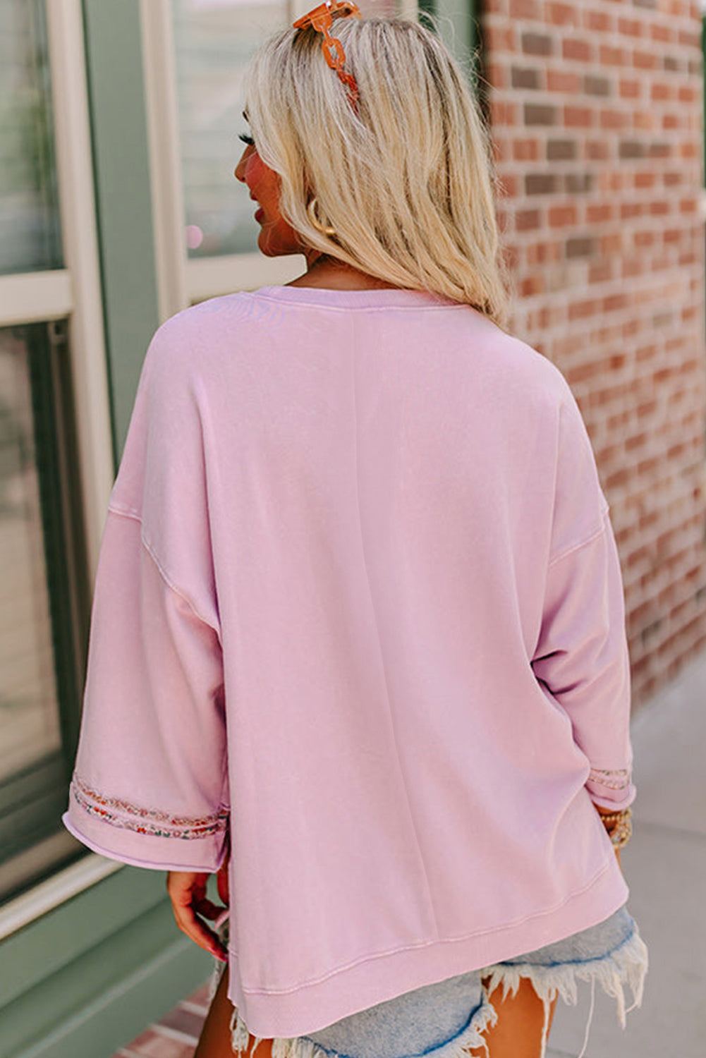 Casual high with wide sleeves and drooping shoulders *