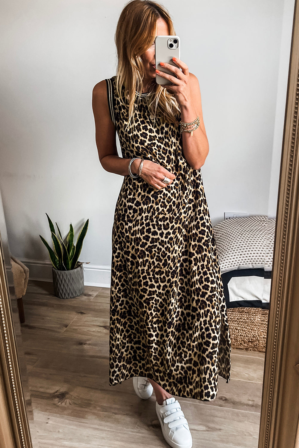 Robe longue noire sans manches léopard *