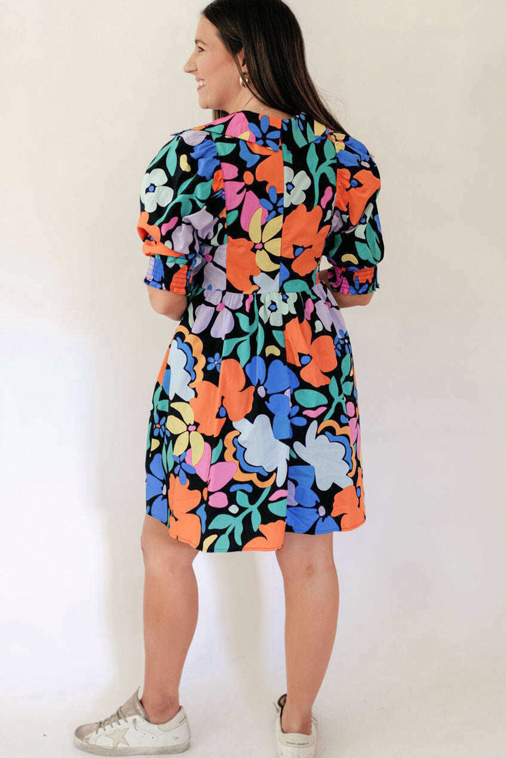 Robe évasée florale bleue à col fendu et à col fendu
